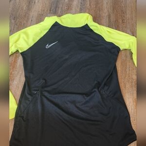 Nike Women's Dri-Fit Academy Pro Pullover HoodieSKU